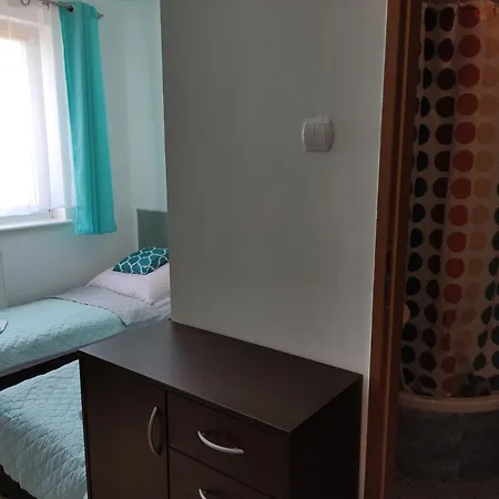 홈스테이 Lesny Dworek Leslaw Zieniewicz 야로수아비크