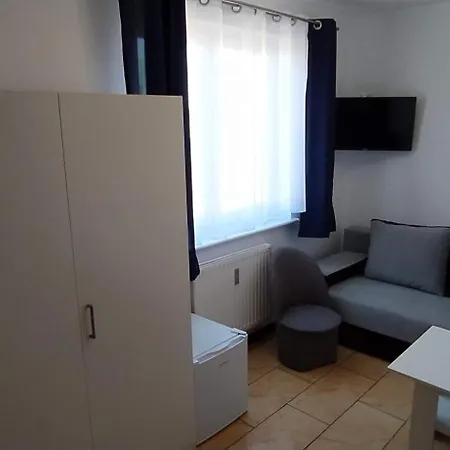 Lesny Dworek Leslaw Zieniewicz Habitación en casa particular *