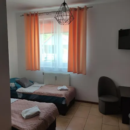 Lesny Dworek Leslaw Zieniewicz 야로수아비크