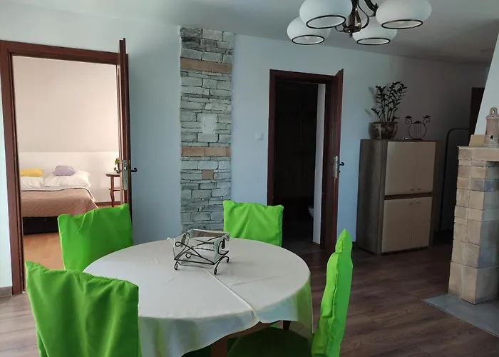 Quarto em Acomodações Particulares Lesny Dworek Leslaw Zieniewicz *